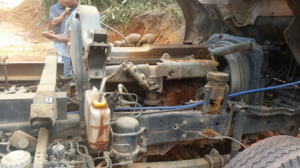 ขายด่วนรถดั้ม6ล้อเดก้าเครือง210แรงม้ารถสวยพร้อมใช้งาน