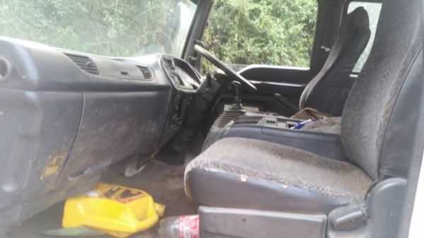 ขายด่วนรถดั้ม6ล้อเดก้าเครือง210แรงม้ารถสวยพร้อมใช้งาน