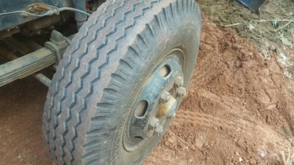 ขายด่วนรถดั้ม6ล้อเดก้าเครือง210แรงม้ารถสวยพร้อมใช้งาน