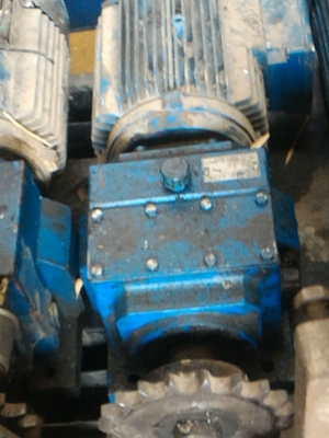 มอเตอร์เกียร์ทด FLENDER HIMMEL ขนาด 3 แรงม้า ทดแล้วหมุมที่ 95 รอบต่อนาที