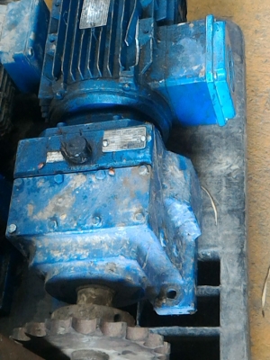 มอเตอร์เกียร์ทด FLENDER HIMMEL ขนาด 3 แรงม้า ทดแล้วหมุมที่ 95 รอบต่อนาที