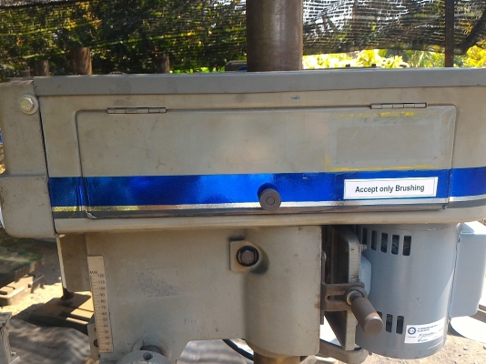 สว่านแท่น Clausing ของอเมริกา ตัวใหญ่สูง 2 ม. หน้าโต็ะกว้างมากใช้ไฟ 220 V.ปรับตัวชุดหัวทั้งชุดขึ้นลงได้ มอเตอร์มิตซูบิชิ 1 แรงม้า ปรับรอบได้ ช้า - เร็ว