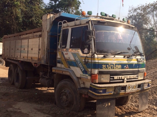 ขายด่วน รถสิบล้อสองเพลาดั้มพ์  MITSU FN527TF1552  สภาพดี  พร้อมใช้งาน  เอกสารพร้อม