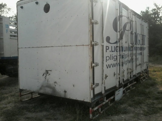 ขายตู้แห้งประตู10บานมีเสากลาง ยาว6.30เมตร สภาพดีราคาไม่แพง