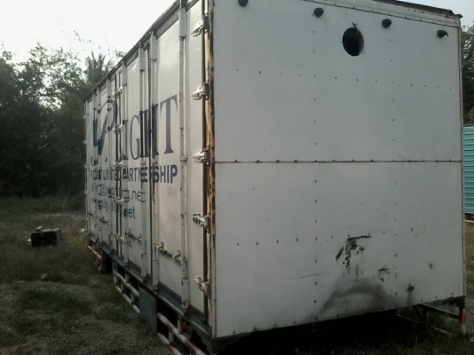 ขายตู้แห้งประตู10บานมีเสากลาง ยาว6.30เมตร สภาพดีราคาไม่แพง