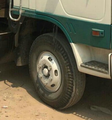 หกล้อ ฮีโน่ FD1J195ปี47ช่วงยาว 6.50ม สภาพดีสวยเดิมๆแอร์แย็นๆพร้อมใช้งาน เล่มทะเบียนพร้อมโอน