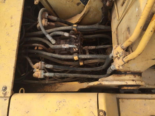 ขายรถแบคโฮ KOMATSU PC200-6 เอกสารเล่มทะเบียน ระบบไฟเต็ม เครื่องคัมมิ้น ราคา 1100000