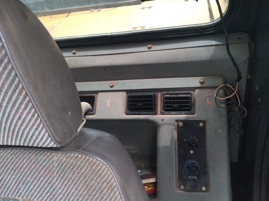 ขายรถแบคโฮ KOMATSU PC200-6 เอกสารเล่มทะเบียน ระบบไฟเต็ม เครื่องคัมมิ้น ราคา 1100000