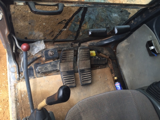 ขายรถแบคโฮ KOMATSU PC200-6 เอกสารเล่มทะเบียน ระบบไฟเต็ม เครื่องคัมมิ้น ราคา 1100000