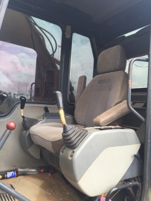 ขายรถแบคโฮ KOMATSU PC200-6 เอกสารเล่มทะเบียน ระบบไฟเต็ม เครื่องคัมมิ้น ราคา 1100000