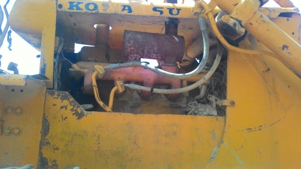 ขายรถแทรคเตอร์ KOMATSU D50A-15 ห้องเลี้ยวแห้ง ราคา 350000