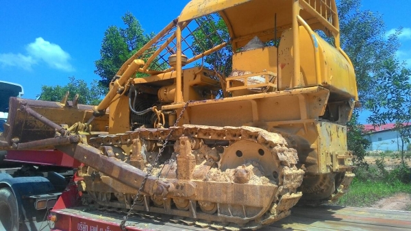 ขายรถแทรคเตอร์ KOMATSU D50A-15 ห้องเลี้ยวแห้ง ราคา 350000