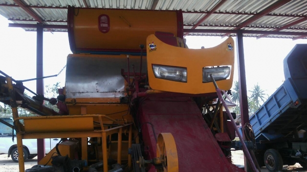 ขายถูกๆๆ..185000บาท รถเกียวข้าวศักพัฒนา..ไม่มีเครื่อง..ช่วงล่าง10HT สภาพดีมากๆคับ