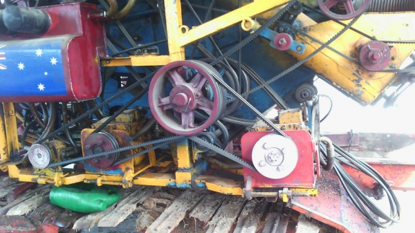 ขายถูกๆๆ..185000บาท รถเกียวข้าวศักพัฒนา..ไม่มีเครื่อง..ช่วงล่าง10HT สภาพดีมากๆคับ