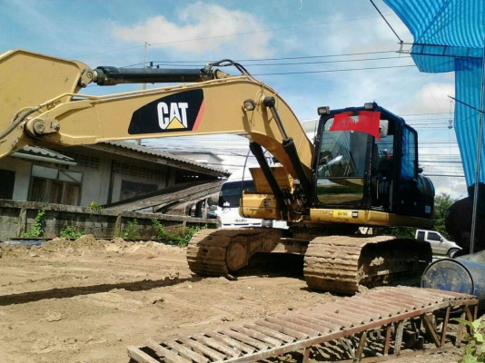 ขายรถแบคโฮ CAT 320 D เอกสารใบแจ้งจำหน่าย 6000 ชม.ราคา 2100000