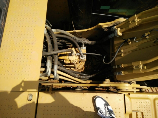 ขายรถแบคโฮ CAT 320 D เอกสารใบแจ้งจำหน่าย 6000 ชม.ราคา 2100000