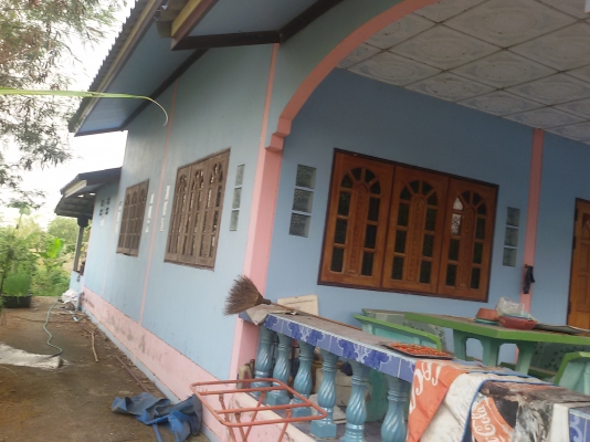 ขายบ้านพร้อมที่ดิน 3ห้องนอน หนึ่งห้องน้ำ หนึ่งห้องครัว เนื่อที่สองงานกว่า ราคา1.3ล้านบาท  บ้านตั้งอยู่หมู่3บ้านสามง่าม ต วังบัว อ คลองขลุง จ กำแพงเพชร สนใจโทร0813655997อำพร พาเจริญ