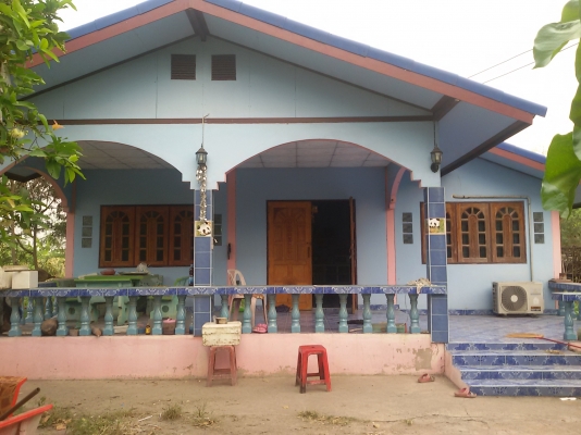 ขายบ้านพร้อมที่ดิน 3ห้องนอน หนึ่งห้องน้ำ หนึ่งห้องครัว เนื่อที่สองงานกว่า ราคา1.3ล้านบาท  บ้านตั้งอยู่หมู่3บ้านสามง่าม ต วังบัว อ คลองขลุง จ กำแพงเพชร สนใจโทร0813655997อำพร พาเจริญ