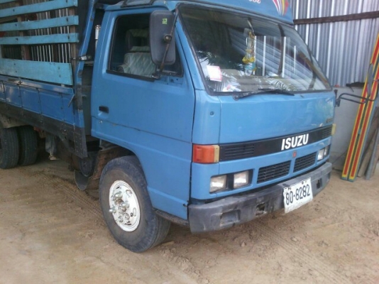 รถหกล้ออีซูสุ115ราคา250000บาทรถพร้อมใช้เล่มทะเบียนพร้อม