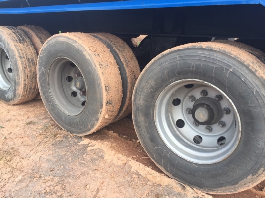 ขายหางเทรลเลอร์พื้นเรียบอู่สามมิตร 3 เพลาปี 2545 ราคา 320000