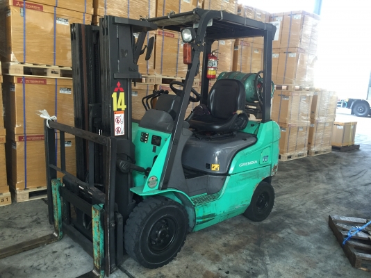 รถยกมิตซูบิชิ น้ำหนักยก 1.5 ตัน เสาสูง 4.50 เมตรเข้าตูั แผงงาสไลด์ เบนซินติดแก๊ส เกียร์ธรรมดา