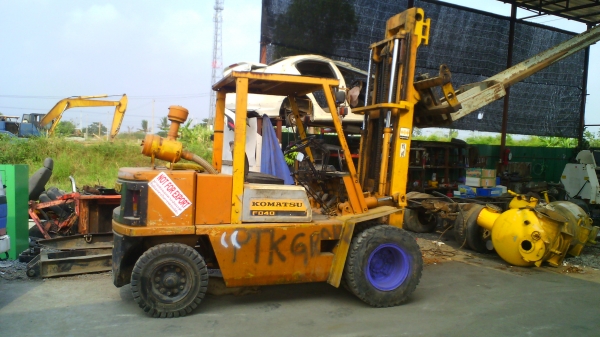***ขาย FOLKLIFT Komatsu FD40 สนใจ ติดต่อ 092 315 8787 กอล์ฟ