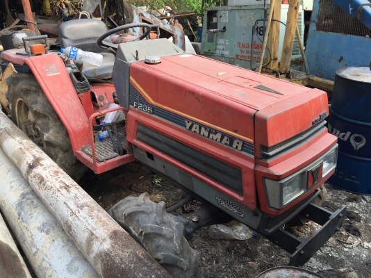 ขารถไถ Yanmar แบบขับ4 เป็นมือสองจากญีปุ่น พร้อมใช้งาน