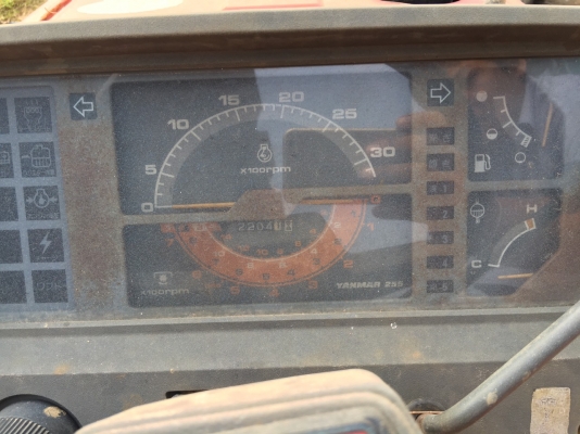 ขารถไถ Yanmar แบบขับ4 เป็นมือสองจากญีปุ่น พร้อมใช้งาน