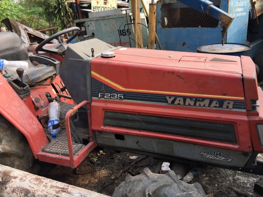 ขารถไถ Yanmar แบบขับ4 เป็นมือสองจากญีปุ่น พร้อมใช้งาน