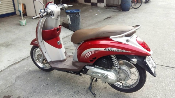 Scoopy i ปี 55 เครื่องเดิม แน่นๆ มีเล่ม เอกสารครบ  โทร. 02-9165022,099-0812001