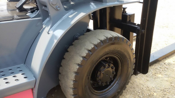 รถยก TOYOTA 6FG15 เครื่องเบนซิน 5k เสาสูง 3 เมตร ยกได้ 2 ตัน เกียร์ธรรมดายางตันหน้าหลัง  ติดต่อ 089-7949488