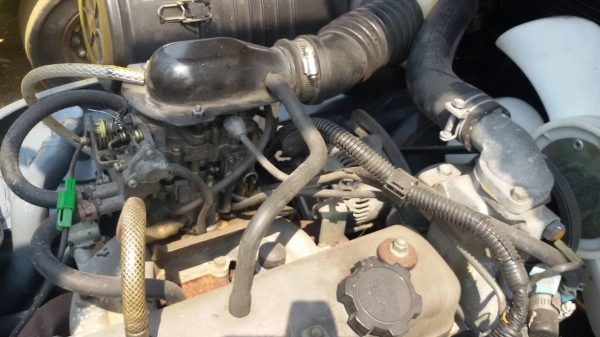 รถยก TOYOTA 6FG15 เครื่องเบนซิน 5k เสาสูง 3 เมตร ยกได้ 2 ตัน เกียร์ธรรมดายางตันหน้าหลัง  ติดต่อ 089-7949488