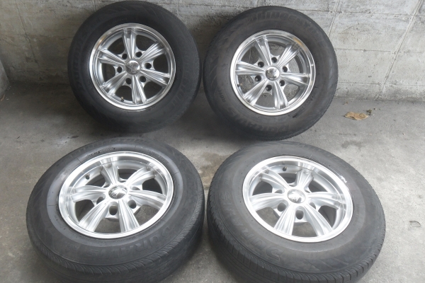 ล้อแม็ก15นิ้ว6รุ พร้อมยาง สวยๆ 4 ล้อ ราคา 5800 บาท