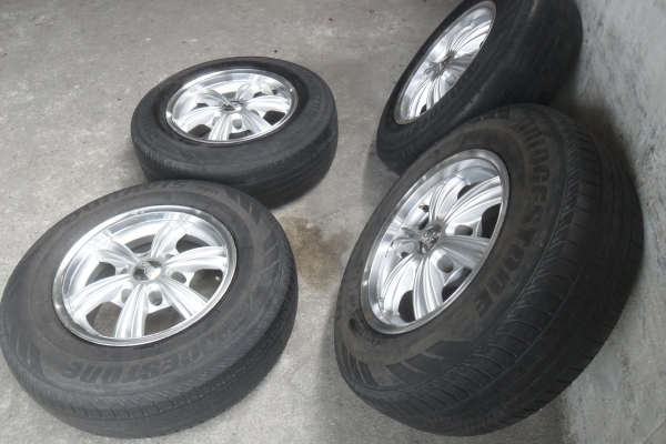 ล้อแม็ก15นิ้ว6รุ พร้อมยาง สวยๆ 4 ล้อ ราคา 5800 บาท ล้อแม็ก15นิ้ว6รุ พร้อมยาง สวยๆ 4 ล้อ ราคา 5800 บาท