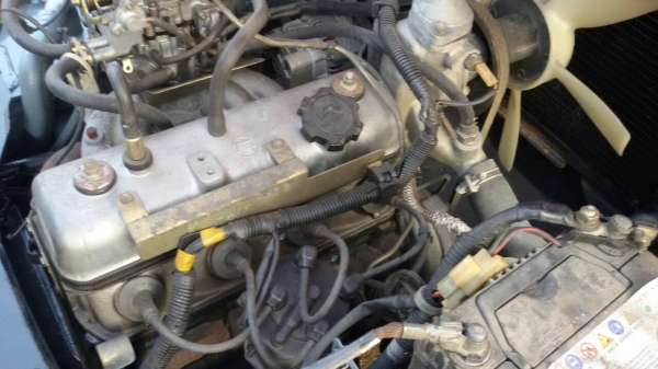 รถยก TOYOTA 6FG15 เครื่องเบนซิน 5k เสาสูง 3 เมตร ยกได้ 1.5 ตัน ยางตันหน้าหลัง เกียร์ธรรมดา  ติดต่อ 089-7949488