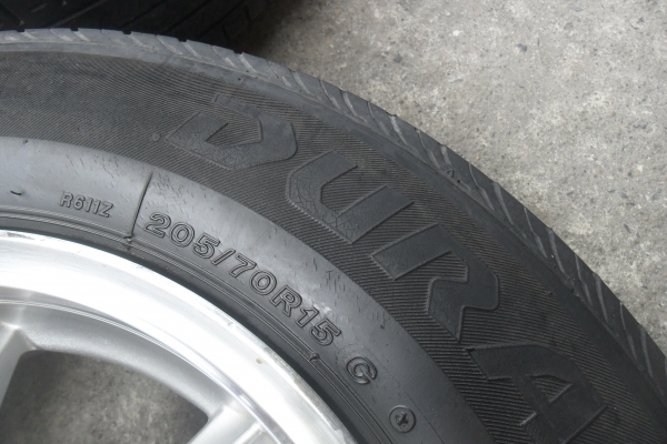 ล้อแม็ก15นิ้ว6รุ พร้อมยาง สวยๆ 4 ล้อ ราคา 5800 บาท ล้อแม็ก15นิ้ว6รุ พร้อมยาง สวยๆ 4 ล้อ ราคา 5800 บาท