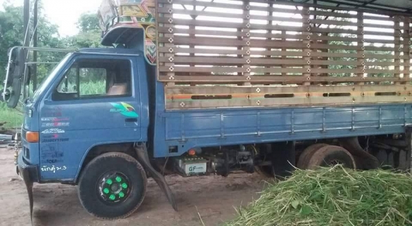 ขายรถ6ล้อ NPR115แรง เบรกทิฟฟี่ เฟืองท้ายใหญ่ ภายในสวย เอกสารพร้อมโอน สนใจโทร 090-8588220คุณนะ 093-3258446คุณบิว หรือเข้าดูสินค้าอื่นๆได้ที่ www.truck.in.th/498 หรือเพจFacebook ณรงค์ ซื้อขายรถมือสอง (เว็บไซต์ส่วนตัว) หรือFacebook คุณนะ รถบรรทุก
