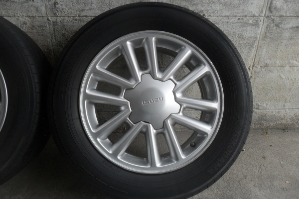 ล้อแม็ก16นิ้ว6รู อีสุ พร้อมยาง สวยๆ 4 ล้อ ราคา 7900 บาท