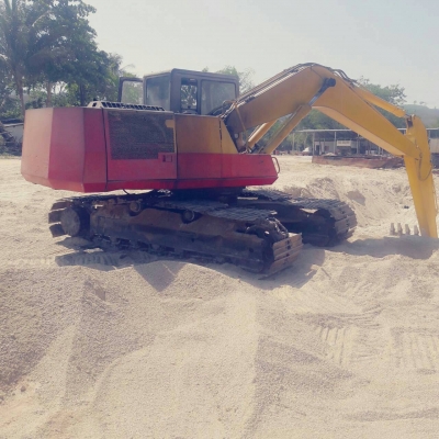 ขายรถแบคโฮ KOMATSU PC200-5 คอลโทรลสั้น ตัวเดินจีป ราคา 350000