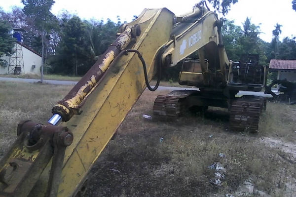 ขายรถแบคโฮ KOBELCO SK200-/// รถไฟไหม้ ราคา 300000