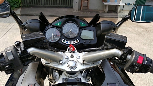 ขาย Yamaha FJR 1300 ปี 2004 สเปคเมกา ทะเบียนแท้ โอนขนส่ง