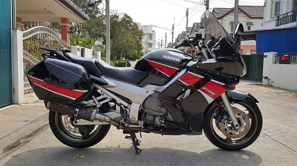 ขาย Yamaha FJR 1300 ปี 2004 สเปคเมกา ทะเบียนแท้ โอนขนส่ง