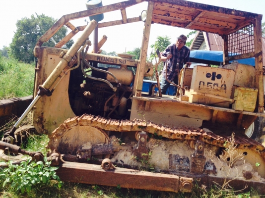 ขายรถแทรคเตอร์ KOMATSU D50A-15 ห้องเลี้ยวน้ำมัน ราคา 220000