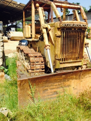 ขายรถแทรคเตอร์ KOMATSU D50A-15 ห้องเลี้ยวน้ำมัน ราคา 220000