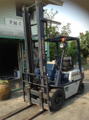 +++ ขายโฟล์คลิฟท์  KOMATSU FD15  ขนาด  1.5  ตัน (รถนอก  สภาพ 90\%)    เครื่องยนต์ดีเซล  เสา  4.5  เมตร  เกียร์ออโตเมติค   งา 1,220  มม.  ยางตัน