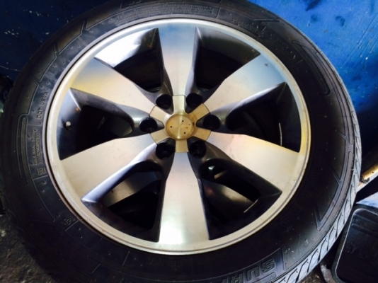 ขายแม็กขอบ 20 นิ้วพร้อมยาง ยาง265/50r20 ราคาถูก ครับแม็กไม่มีรอยแตกหรือดุ้งครับ