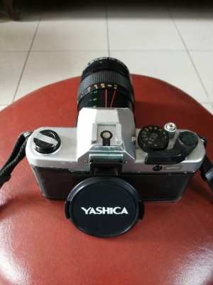 กล้อง yashica  สภาพดี ชัตเตอร์ค้าง ซ่อมได้