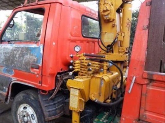 ISUZU NPR 115 HP 4BD1 รถบรรทุกหกล้อติดเครน TADANO 3 ตัน 3 ปลอก สภาพดีทั้งตัวรถและเครนพร้อมใช้งานได้เลยครับ เครื่องยนต์กำลังแรงดี ภายในเก๋งคอนโซลสวยครบ พวงมาลัยเพาเวอร์ เกียร์ยาว ภายนอกกระบะเหล็กคาร์โก้ความยาว 4.50 เมตรพื้นเหล็ก ช่วงล่างเดิมๆคัชซีสวยไม่ผุไ