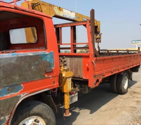 ISUZU NPR 115 HP 4BD1 รถบรรทุกหกล้อติดเครน TADANO 3 ตัน 3 ปลอก สภาพดีทั้งตัวรถและเครนพร้อมใช้งานได้เลยครับ เครื่องยนต์กำลังแรงดี ภายในเก๋งคอนโซลสวยครบ พวงมาลัยเพาเวอร์ เกียร์ยาว ภายนอกกระบะเหล็กคาร์โก้ความยาว 4.50 เมตรพื้นเหล็ก ช่วงล่างเดิมๆคัชซีสวยไม่ผุไ