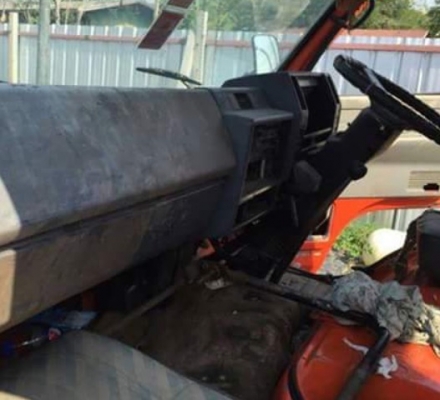 ISUZU NPR 115 HP 4BD1 รถบรรทุกหกล้อติดเครน TADANO 3 ตัน 3 ปลอก สภาพดีทั้งตัวรถและเครนพร้อมใช้งานได้เลยครับ เครื่องยนต์กำลังแรงดี ภายในเก๋งคอนโซลสวยครบ พวงมาลัยเพาเวอร์ เกียร์ยาว ภายนอกกระบะเหล็กคาร์โก้ความยาว 4.50 เมตรพื้นเหล็ก ช่วงล่างเดิมๆคัชซีสวยไม่ผุไ